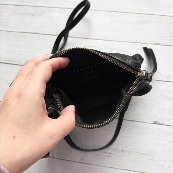 Vintage Coach Black Signature Jacquard Mini Crossbody Bag Y2K - Picture 4 of 9
